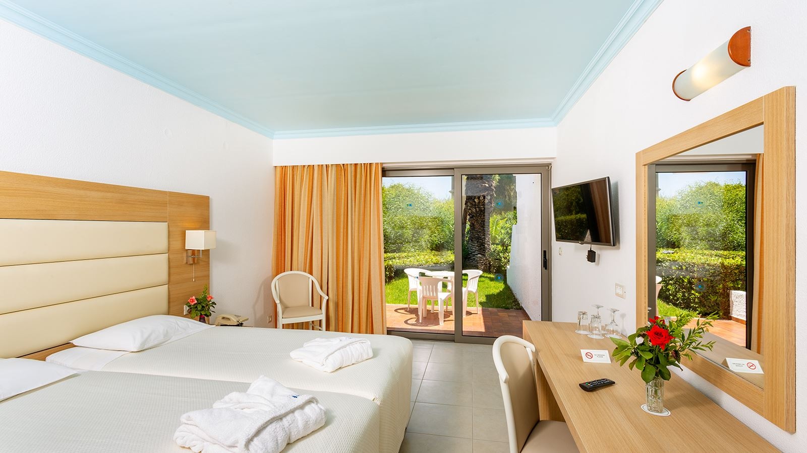 rooms-superior-bungalow-garden-view-terrace-4-pax