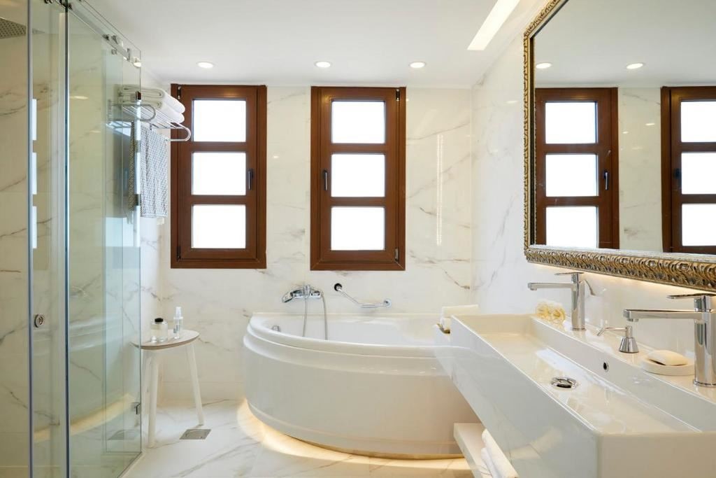 rooms-junior-suite-sea-front