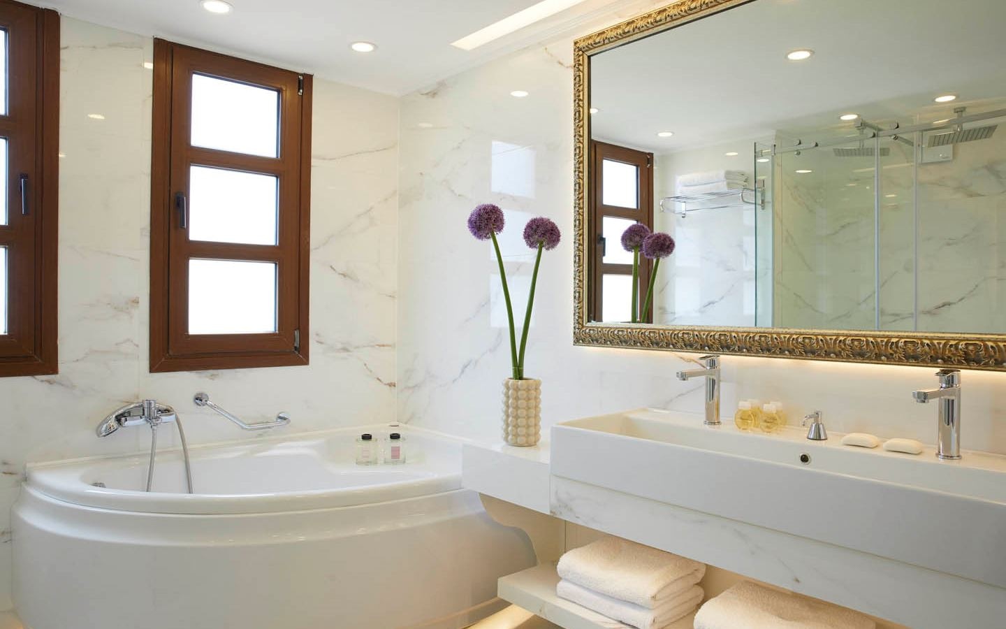 rooms-deluxe-suite-gv