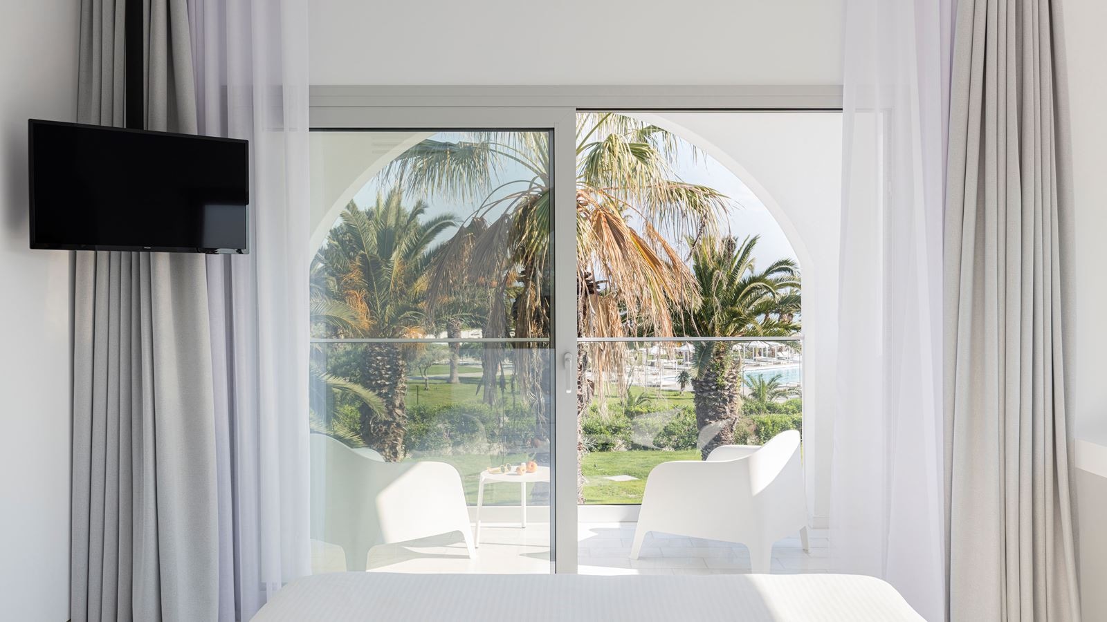 rooms-1-bedroom-suite-sea-view