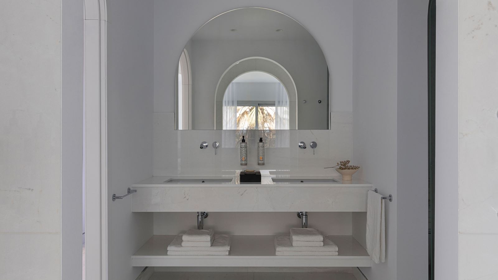 rooms-suite-2-bedrooms-gardenview-privatepool