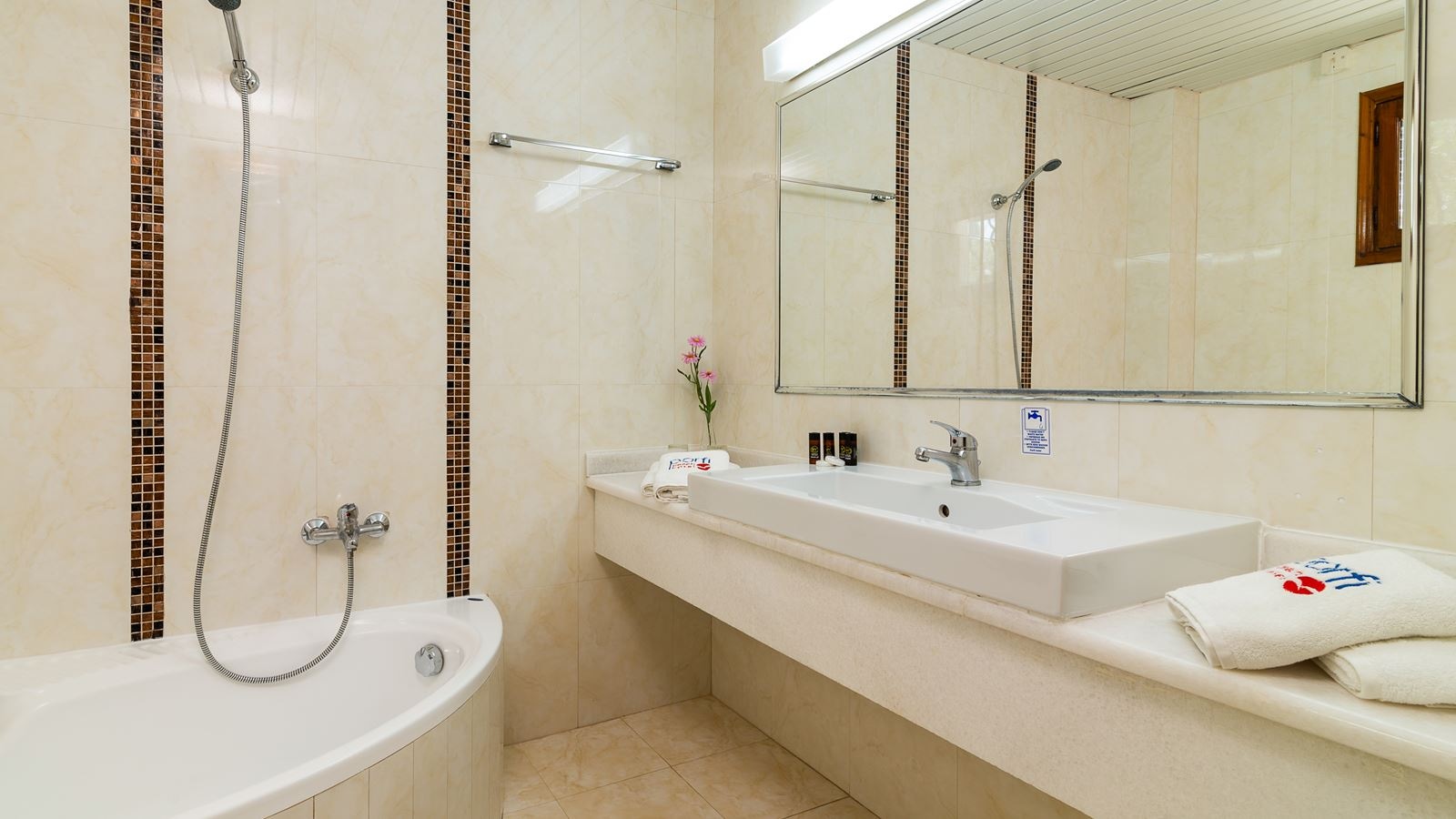 rooms-double-standard-room