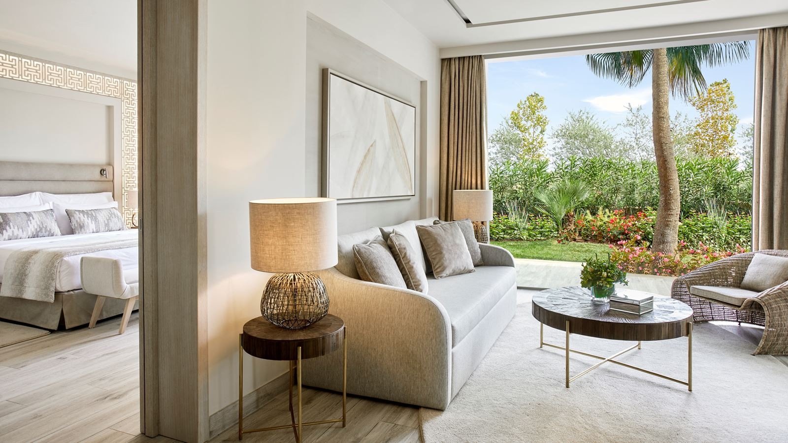 rooms-one-bedroom-suite-private-garden-garden-view