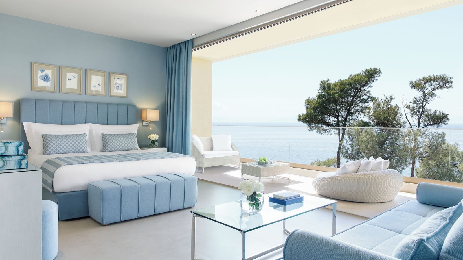 rooms-junior-suite-grand-balcony-sea-view