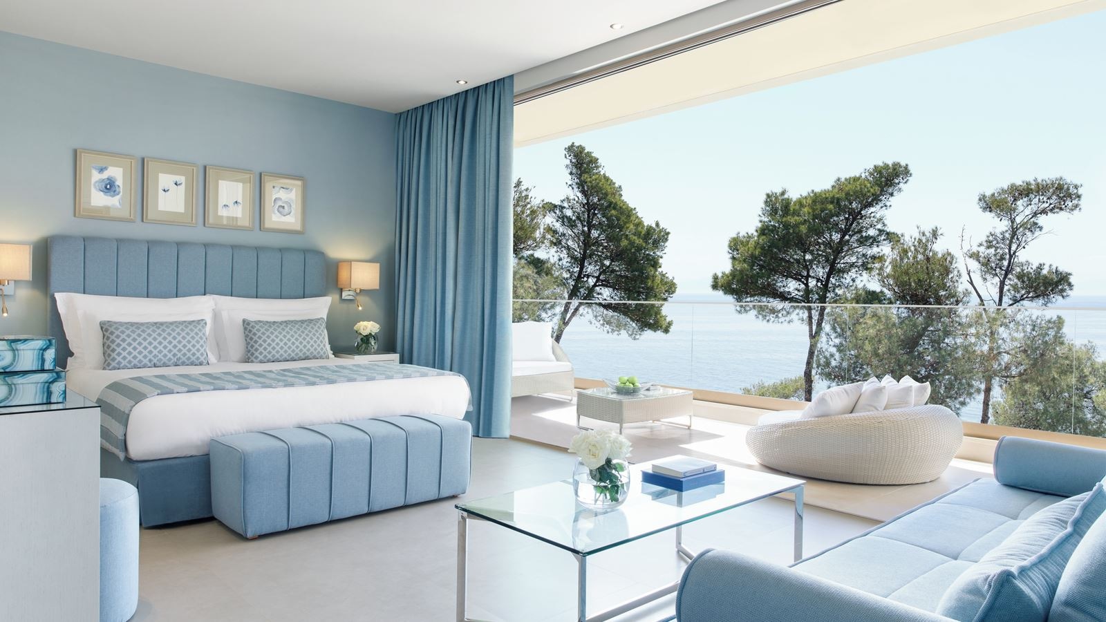 rooms-family-suite-grand-balcony-sea-view