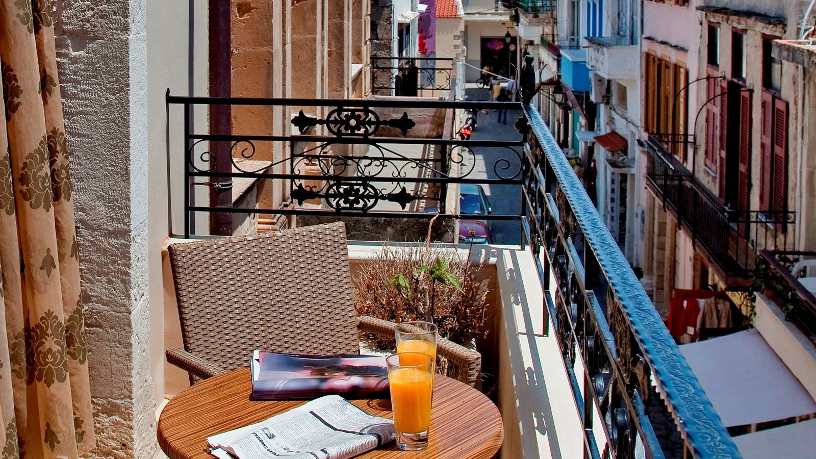 rooms-junior-suite-with-balcony