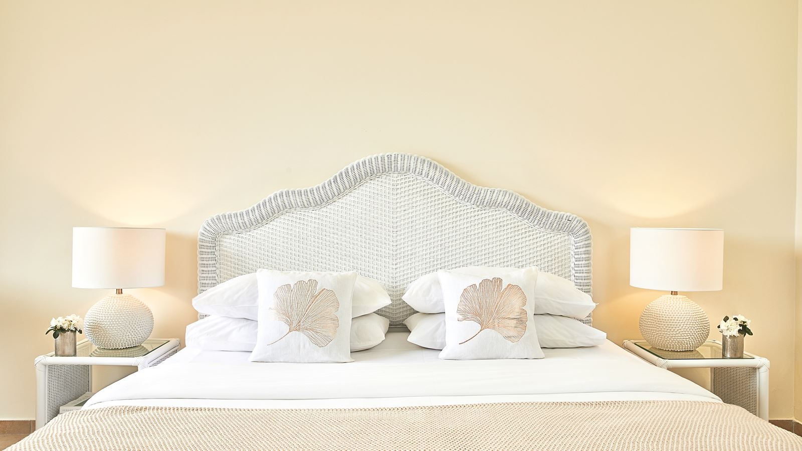 rooms-bungalow-garden-view