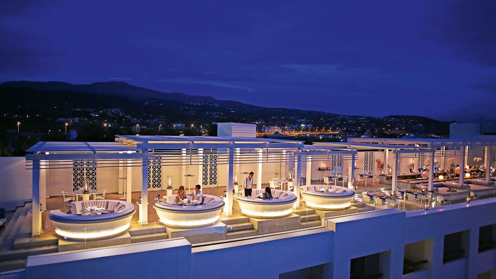 restaurants-sky-bar-zeus-and-amalthia