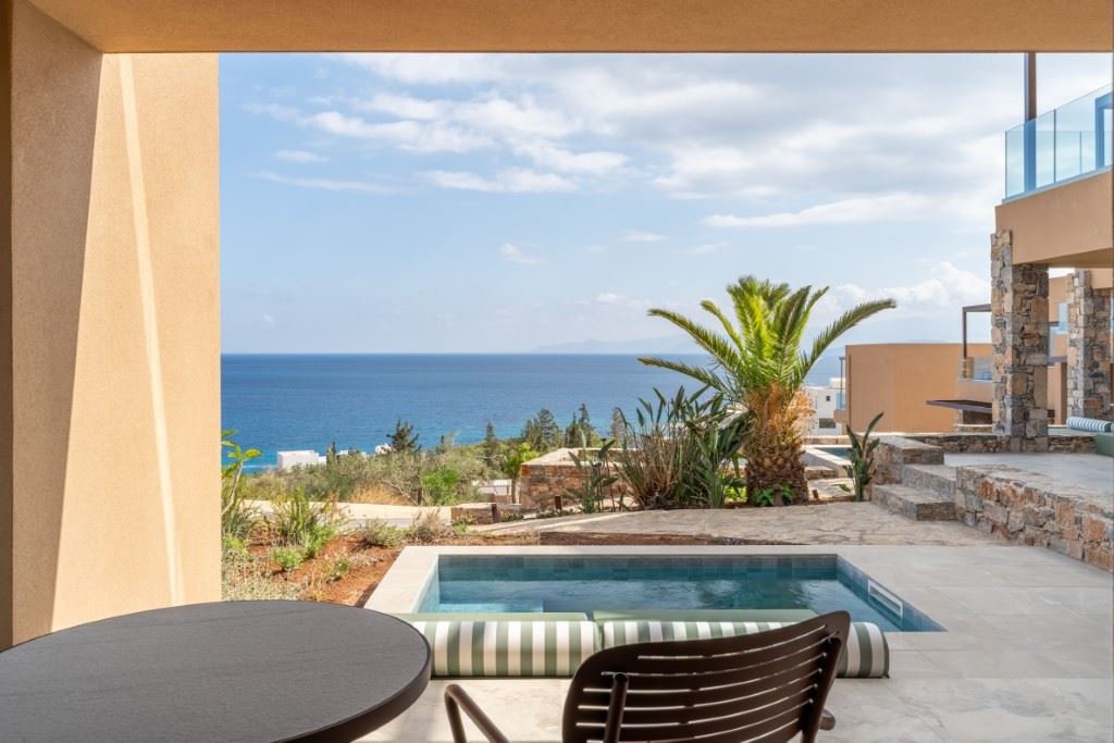 rooms-beach-house-private-pool-sea-view