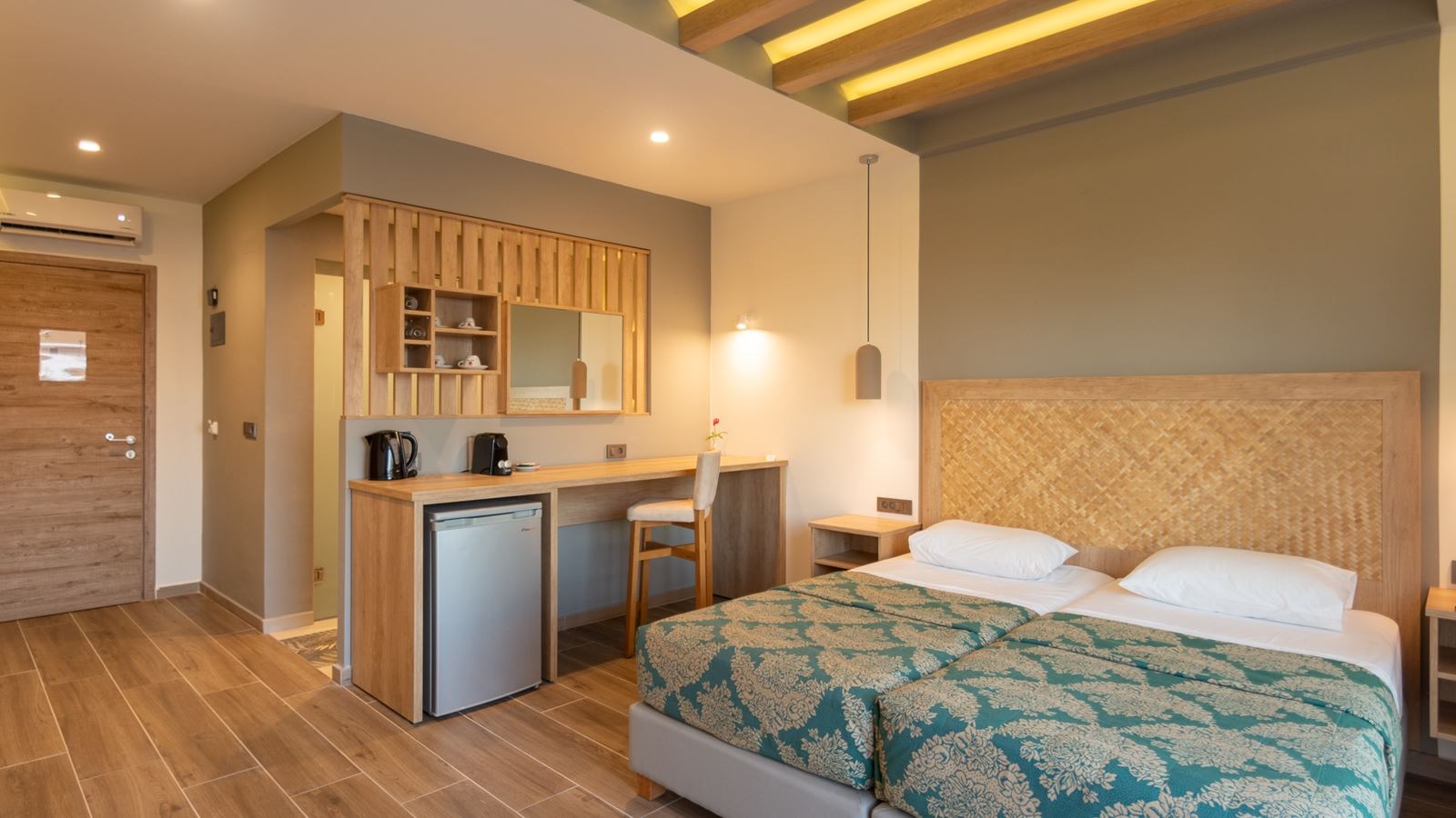 rooms-superior-room-with-sea-view