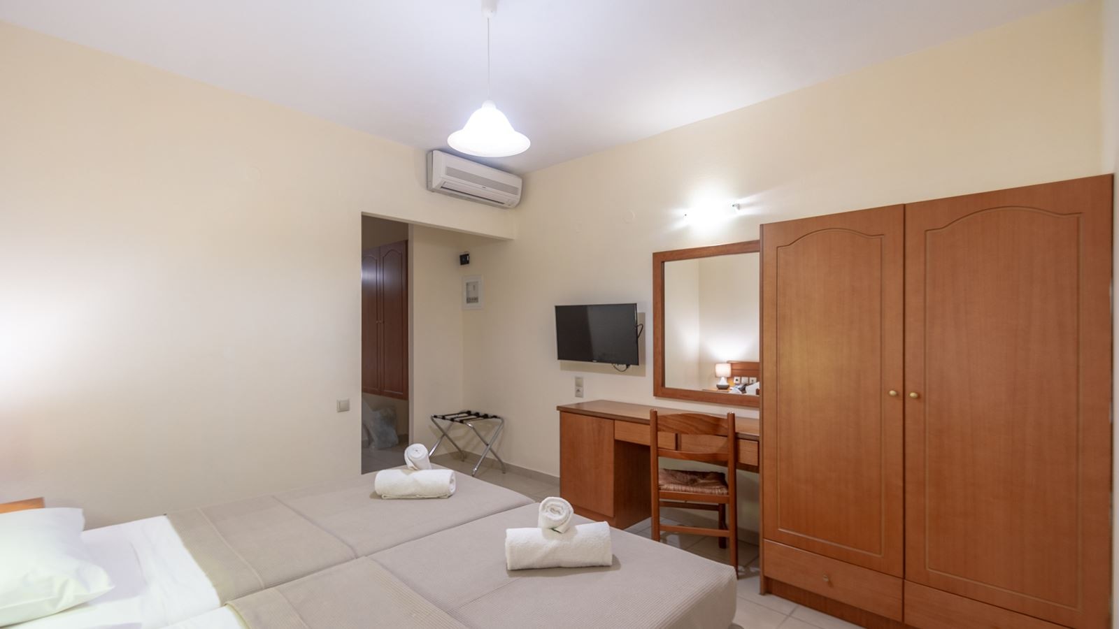 rooms-family-room-with-land-view