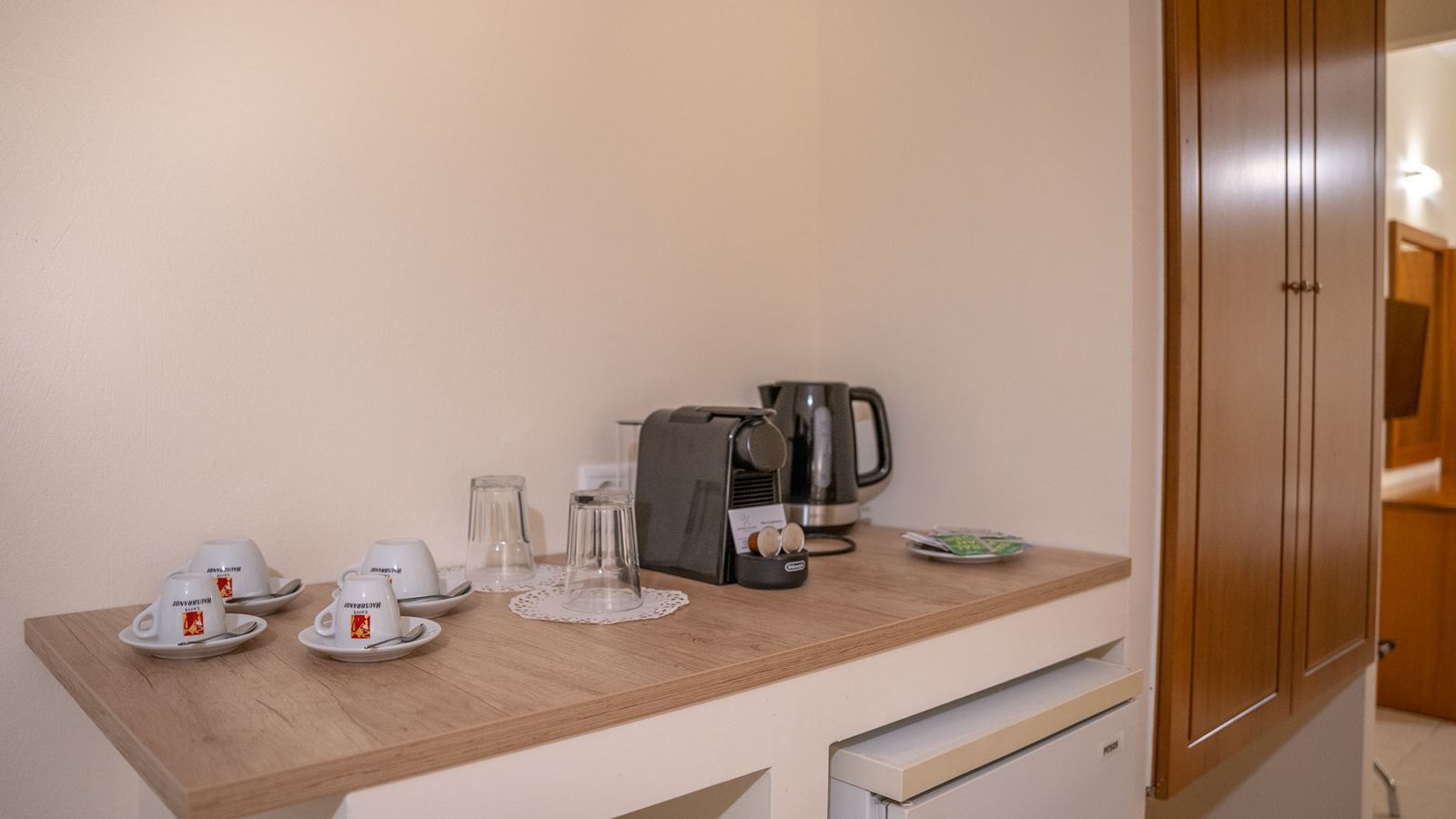 rooms-family-room-with-land-view