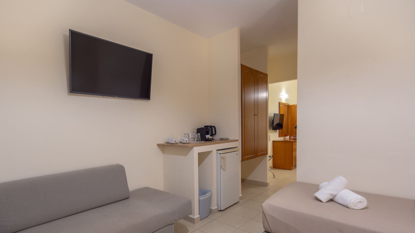 rooms-family-room-with-land-view