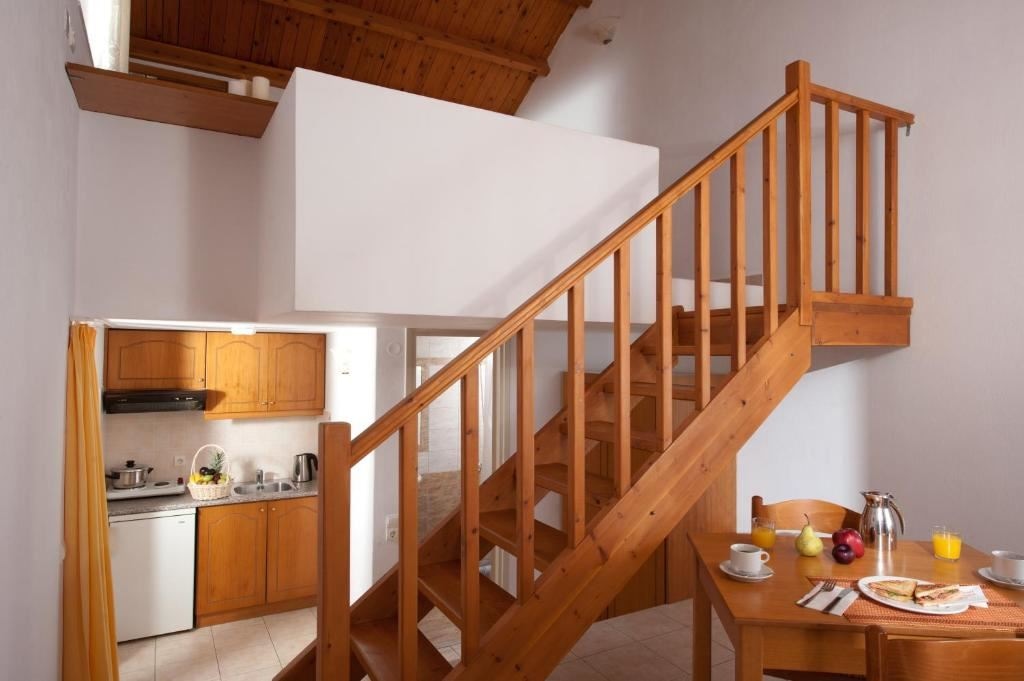 rooms-maisonette-with-garden-or-land-view