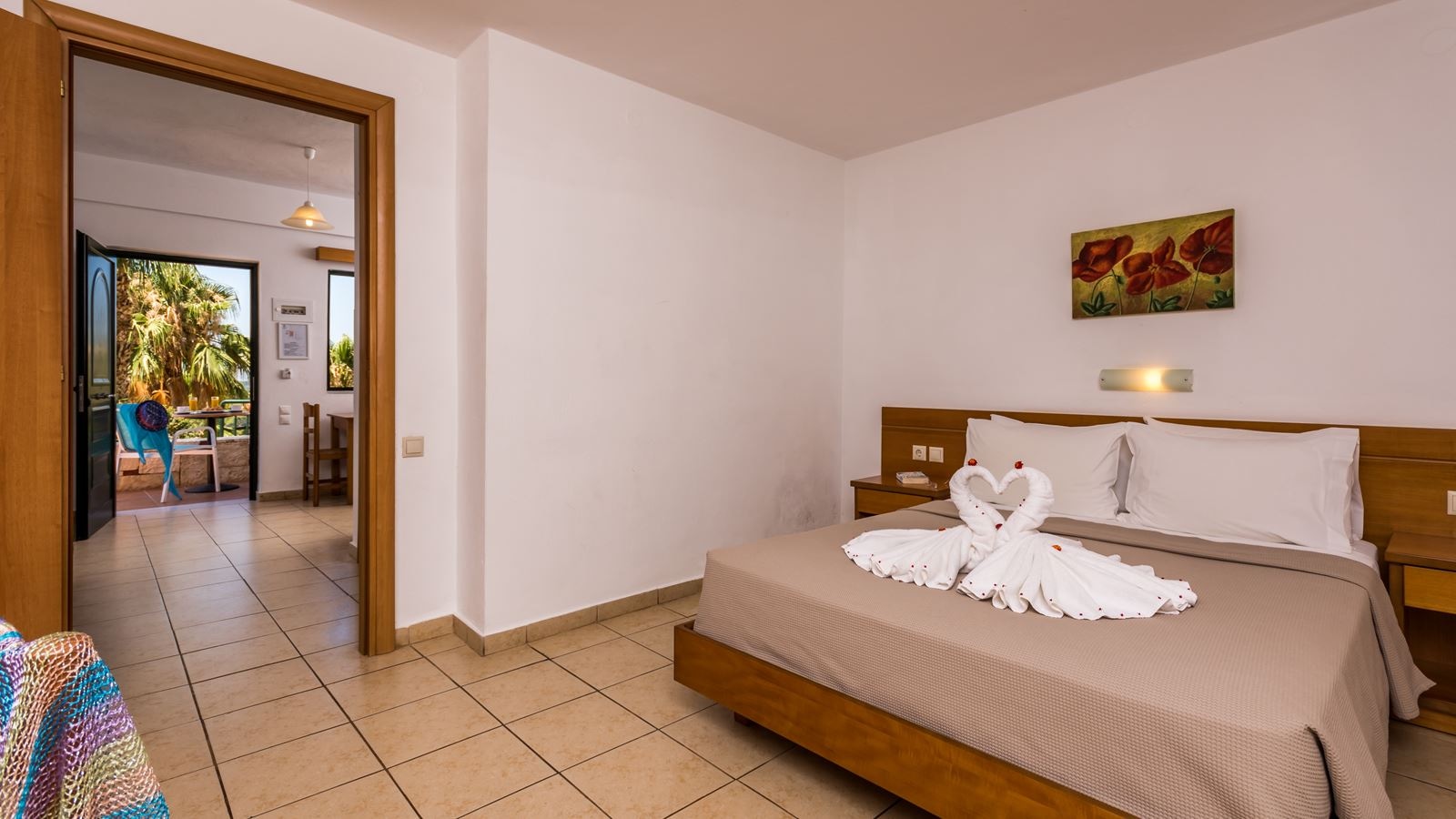 rooms-apartment-one-bedroom-with-sea-view