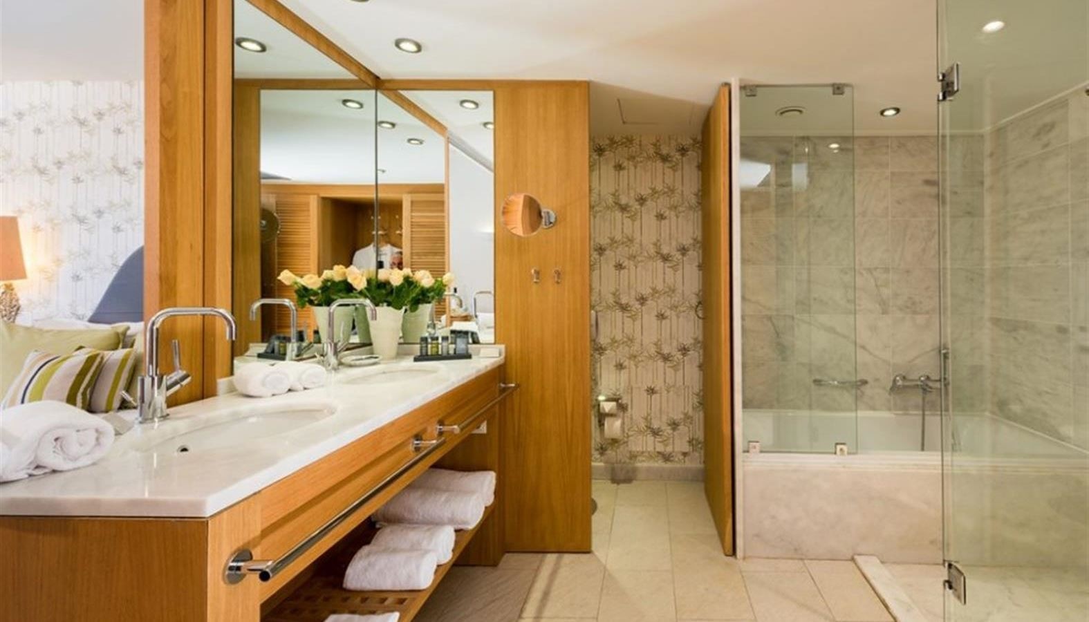 rooms-bungalow-garden-view