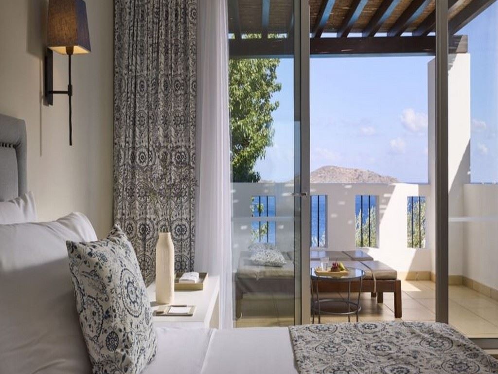 rooms-one-bedroom-bungalow-suite-sea-view