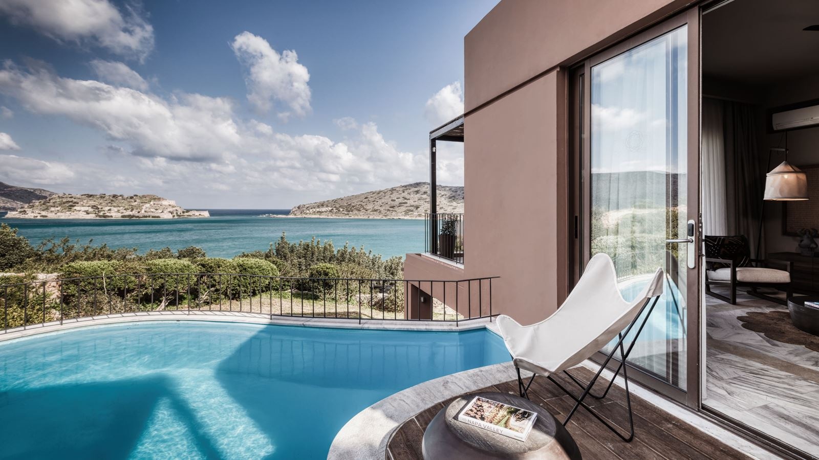 rooms-family-suite-sv-with-private-pool