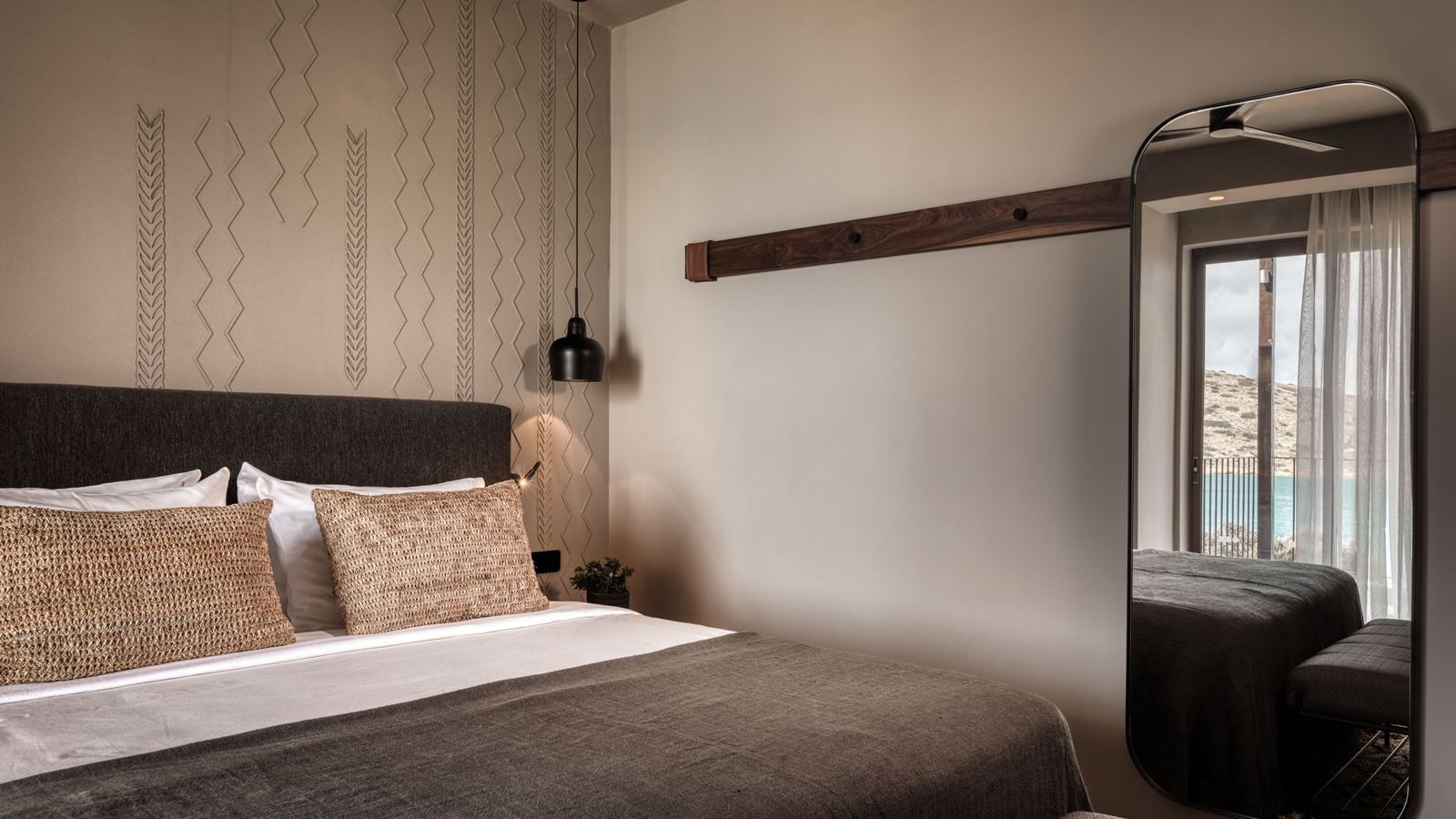 rooms-family-suite-sv-with-private-pool