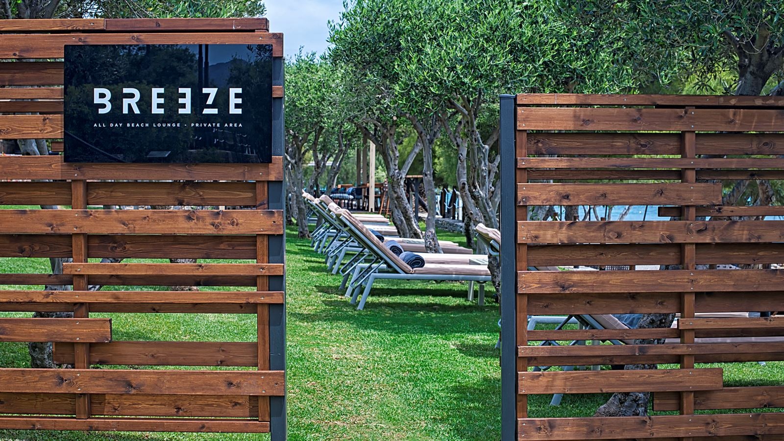 bars-breeze-all-day-beach-lounge