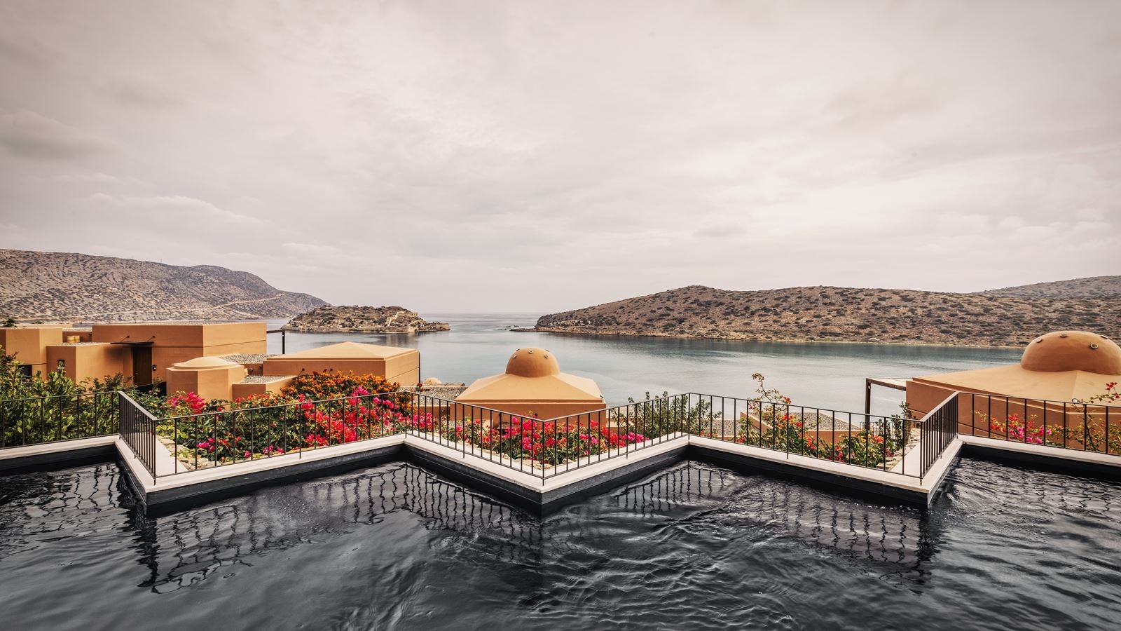 rooms-domes-luxury-villa-3-bedrooms-with-private-pool