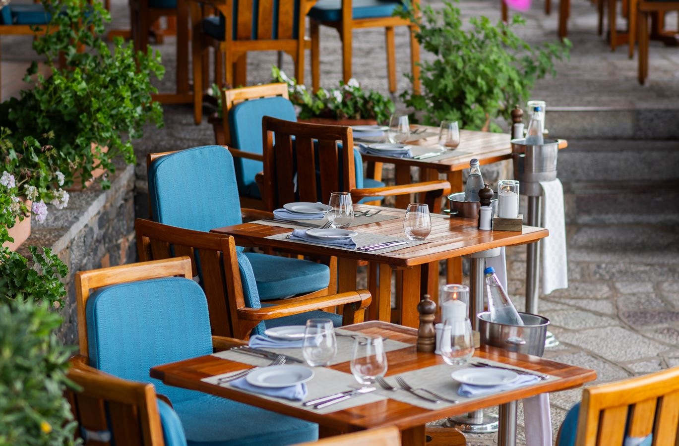 restaurants-yacht-club-restaurant