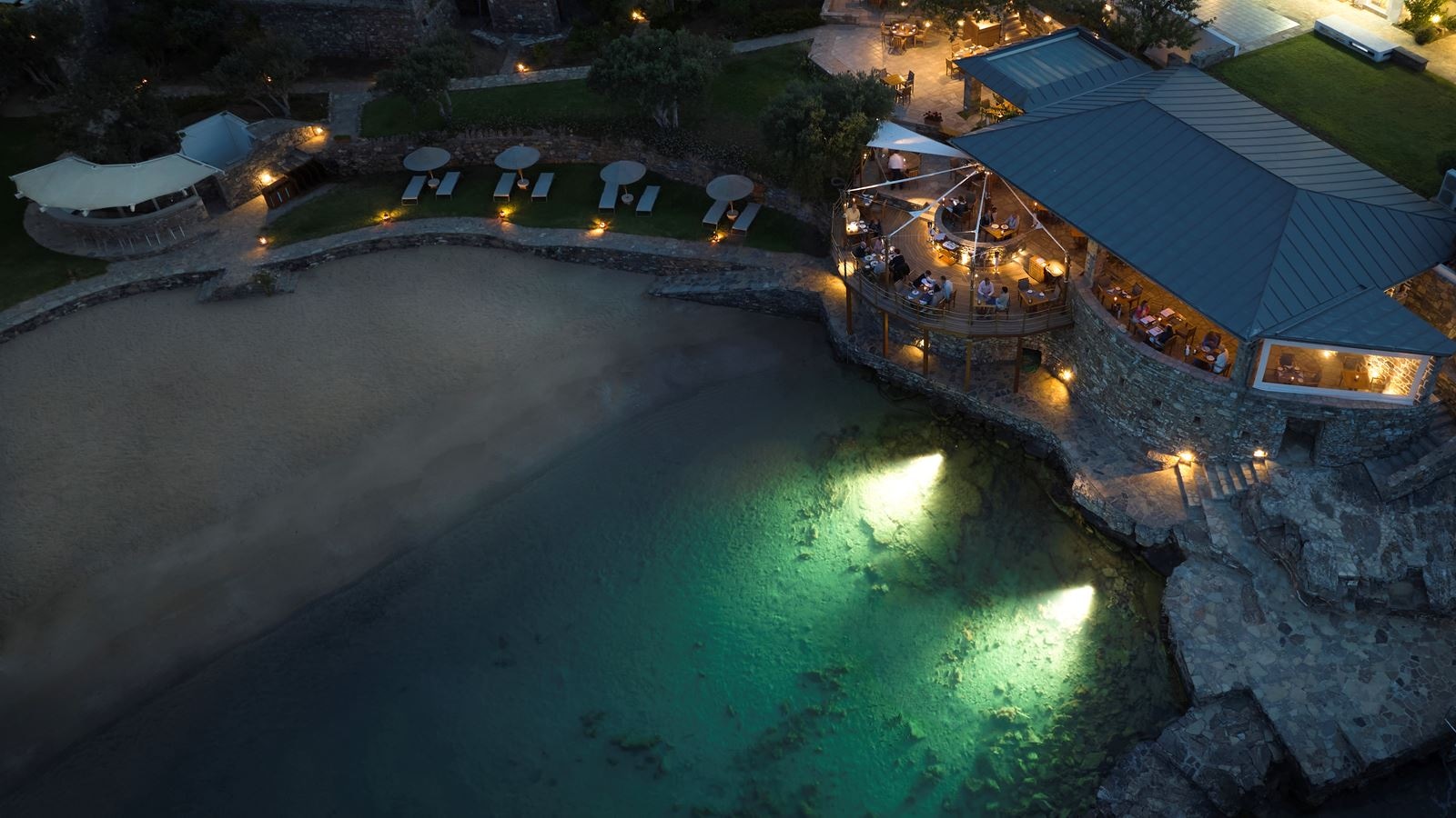 restaurants-yacht-club-restaurant