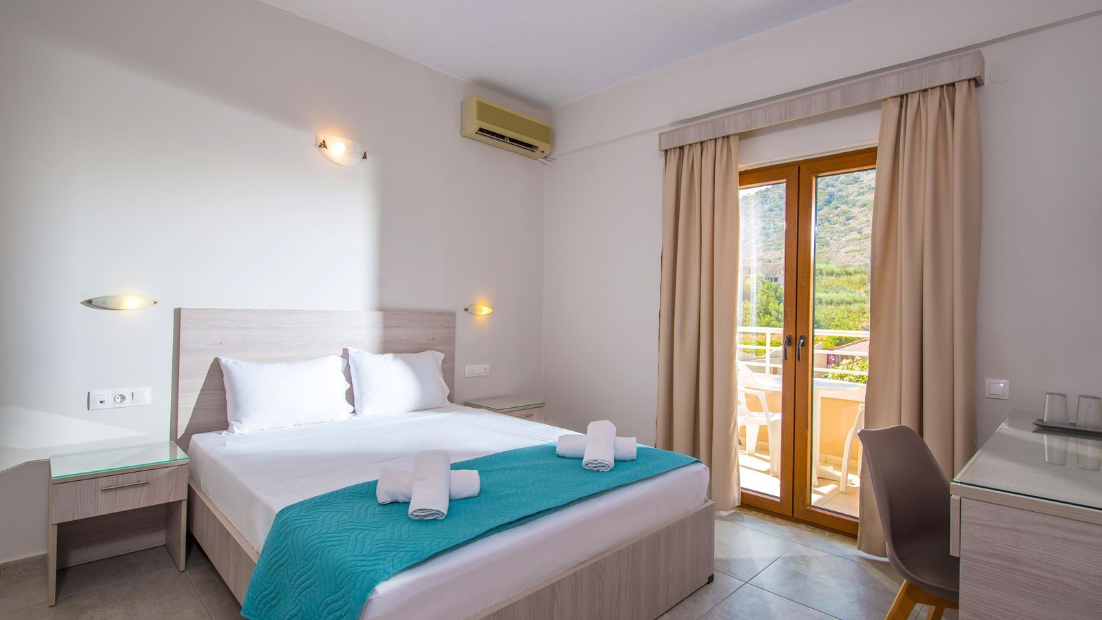 rooms-double-room-with-balcony