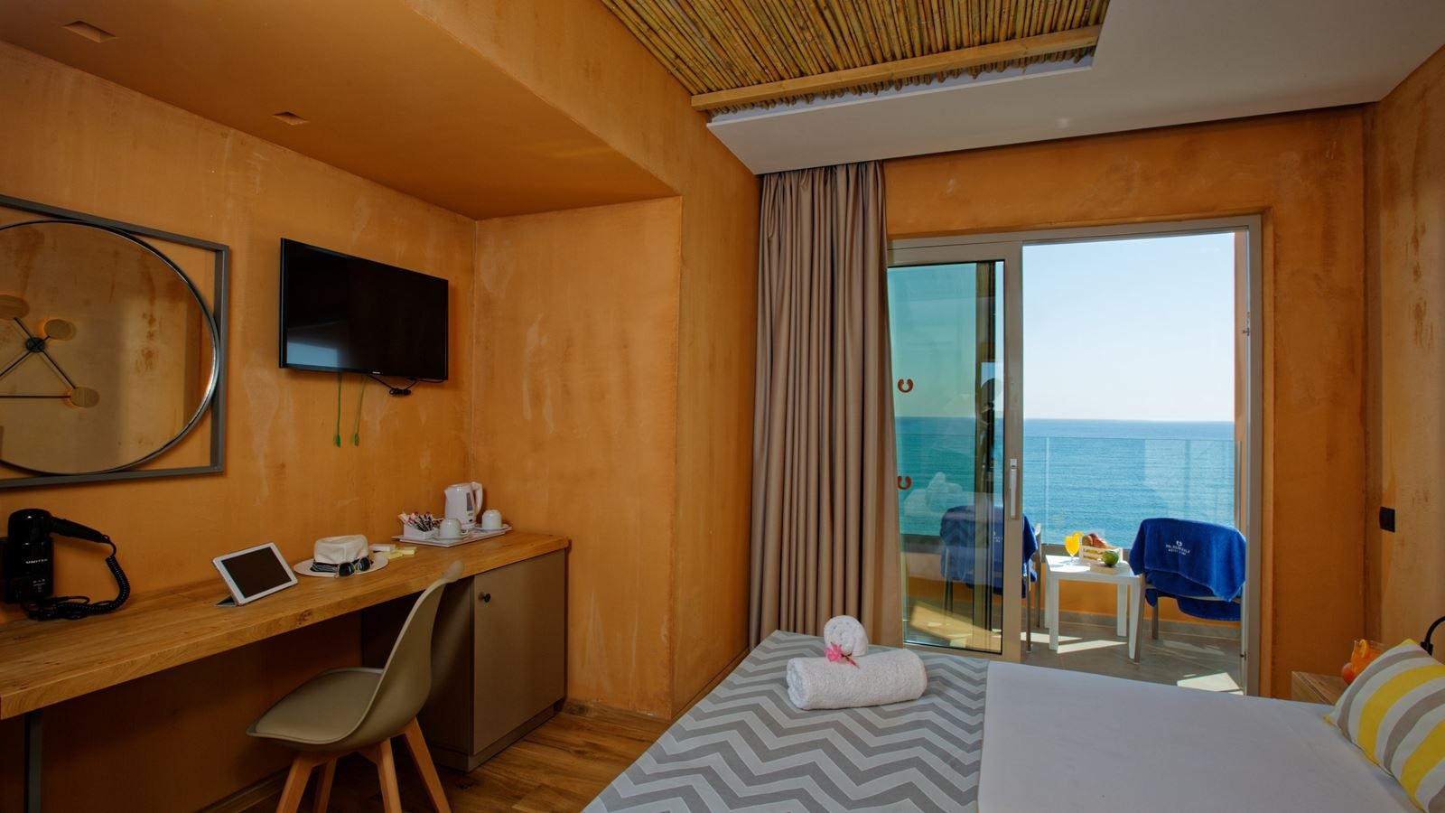 rooms-superior-room-sea-view