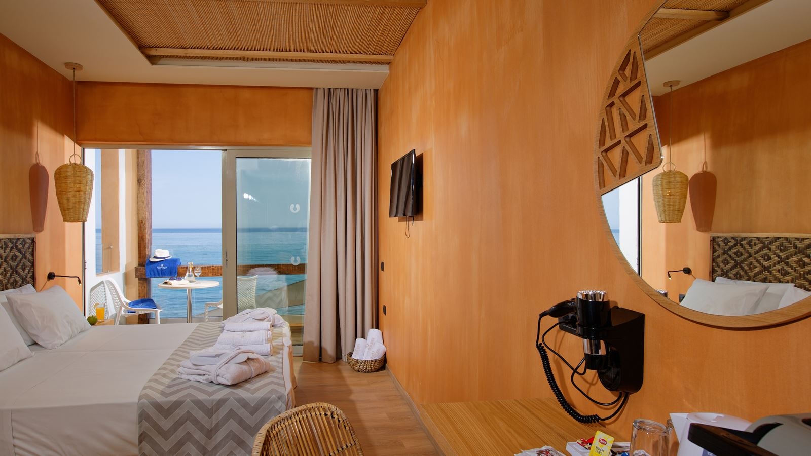 rooms-superior-room-sea-view