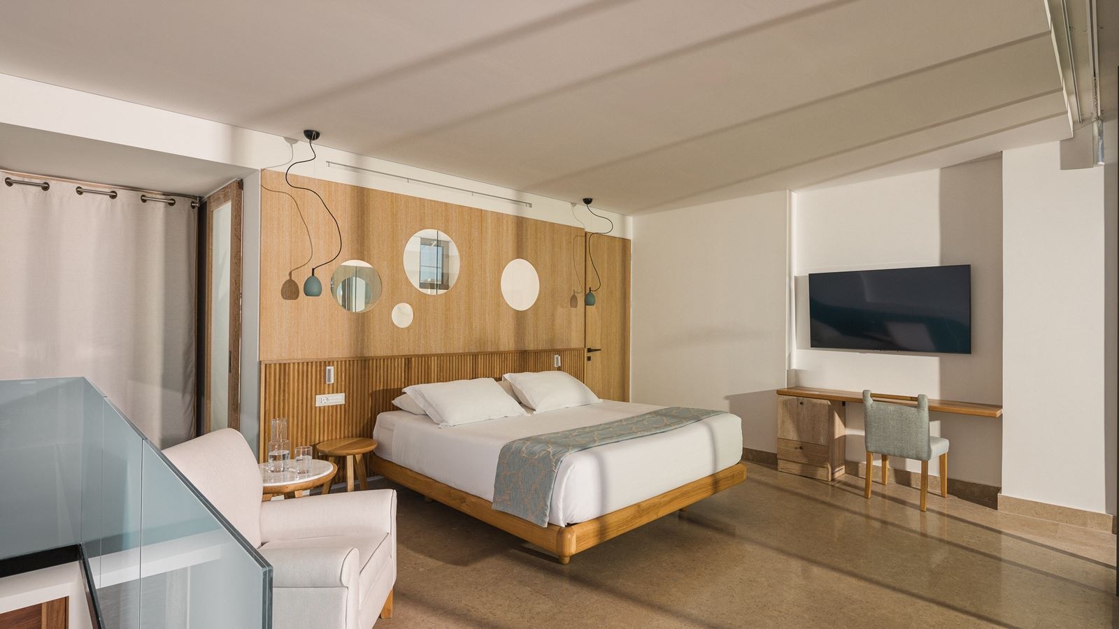 rooms-olives--sea-2bedroom-suite-private-pool-harbor-view--side-sea-view