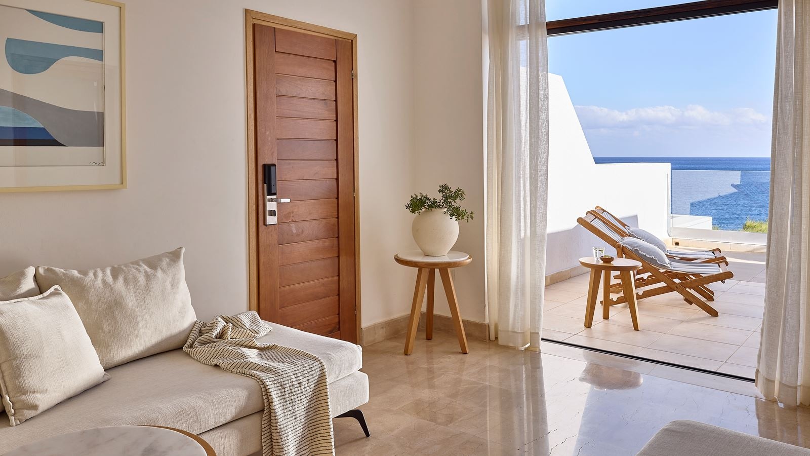 rooms-classic-suite-1bdrm-sea-view