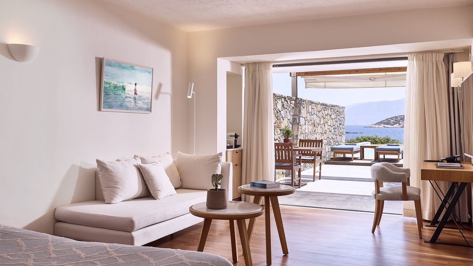 rooms-classic-studio-private-pool-sea-view