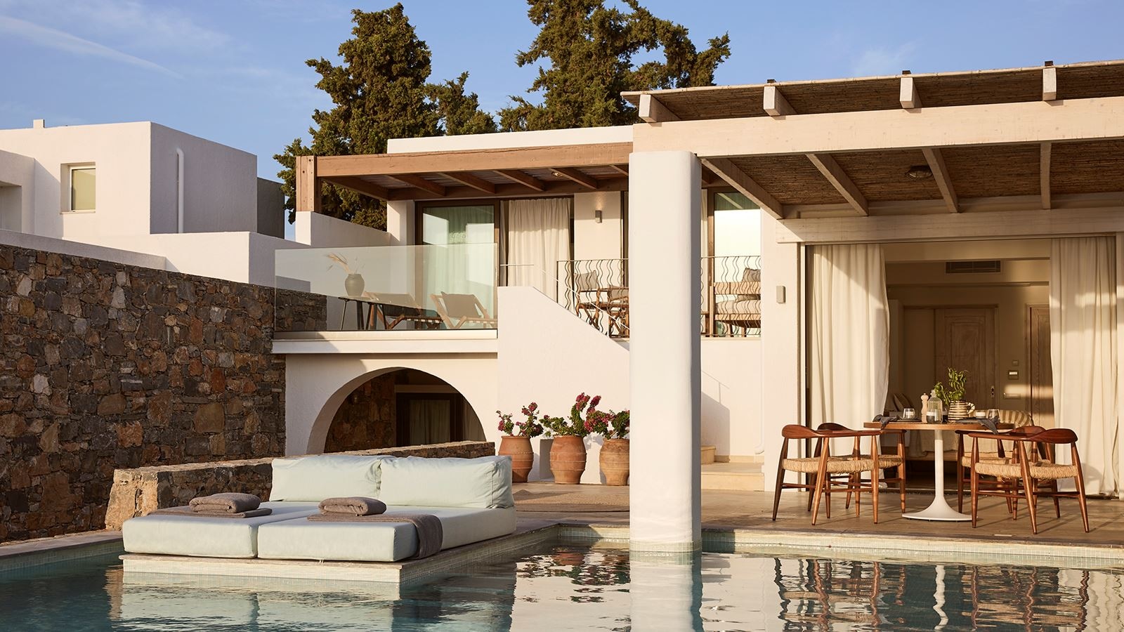 rooms-3-bedroom-thalassa-villa-private-pool-seafront-view