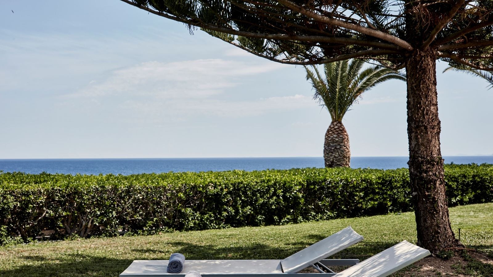 rooms-f-zeen-junior-suite-sea-view-with-garden