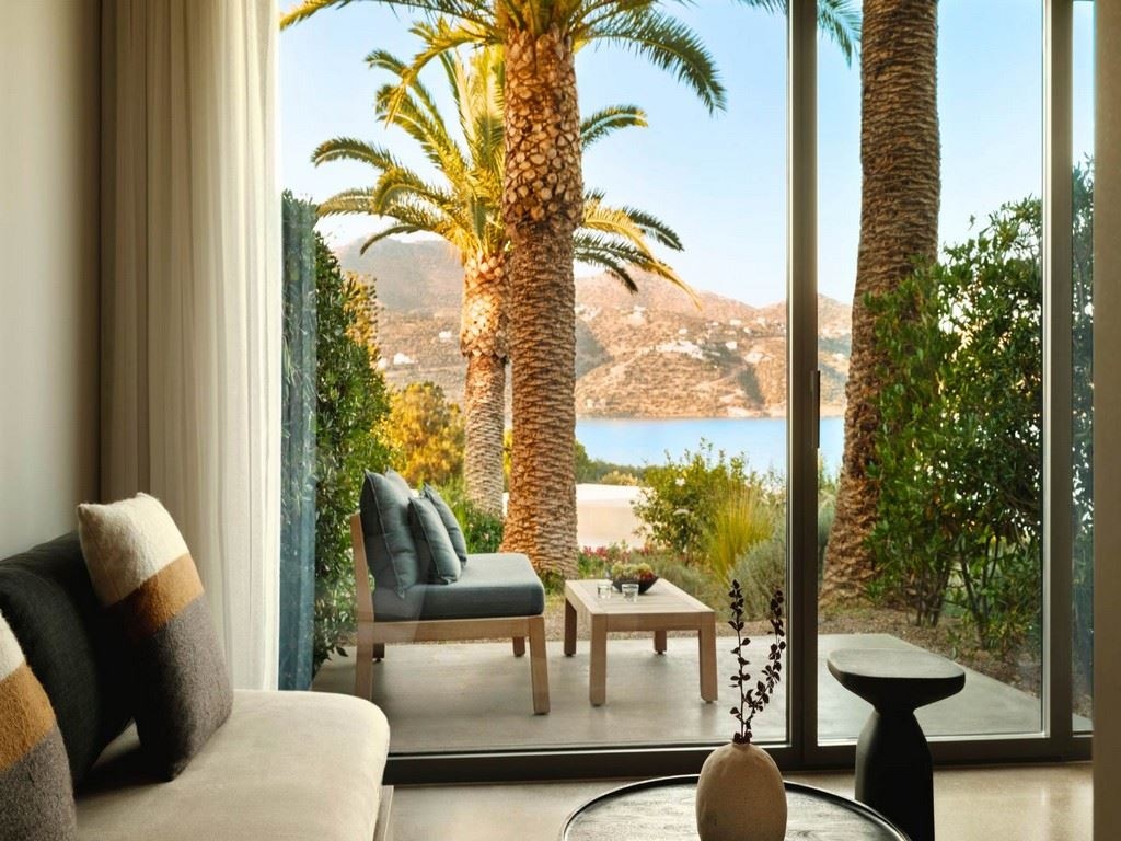 rooms-f-zeen-junior-suite-sea-view-with-garden