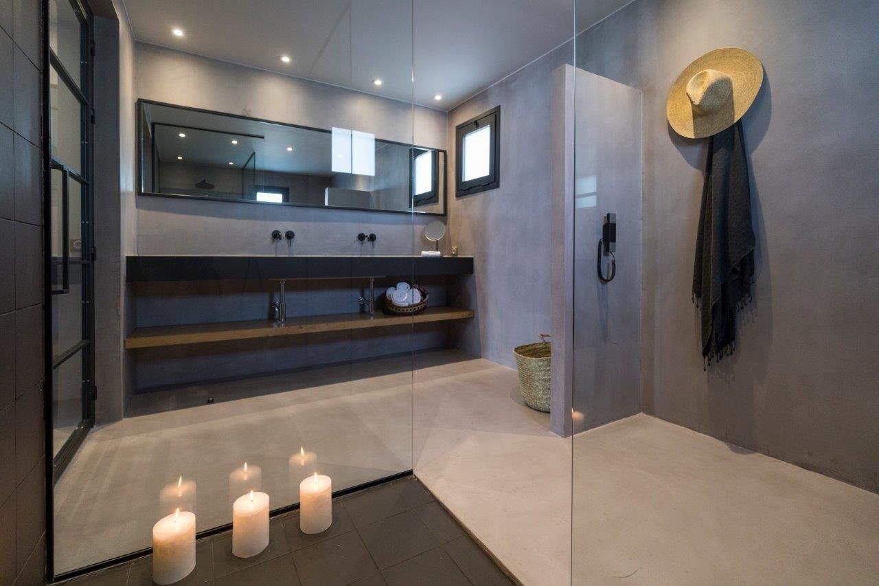 rooms-3-bedroom-waterfront-villa-private-pool