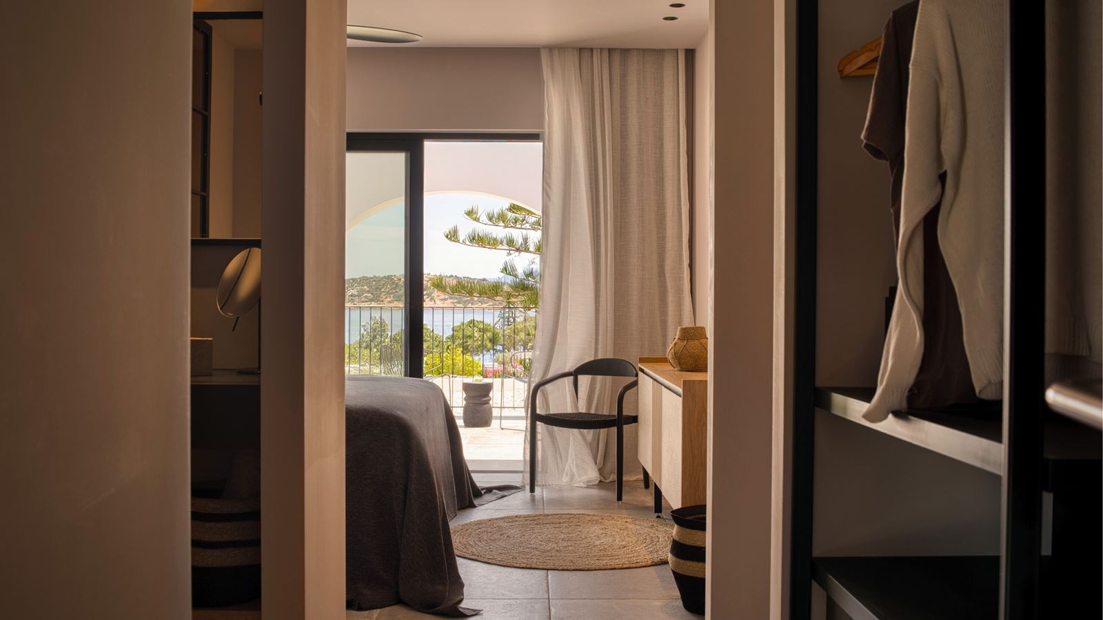 rooms-double-or-twin-room-sea-view-main-building