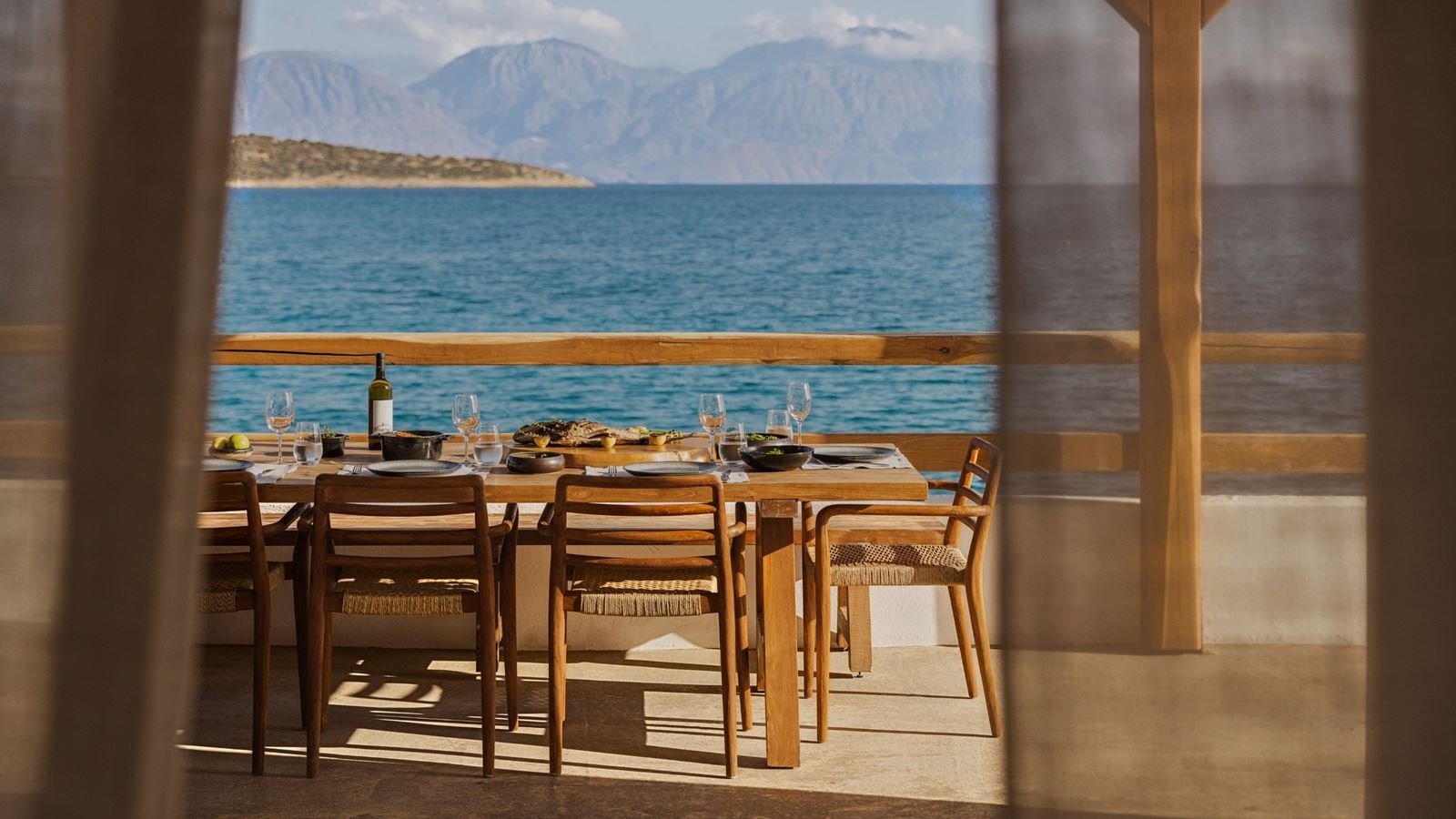 rooms-3-bedroom-waterfront-villa-private-pool