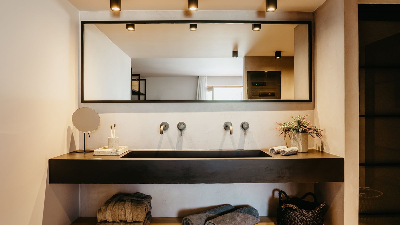 rooms-2-bedroom-maisonette-private-pool