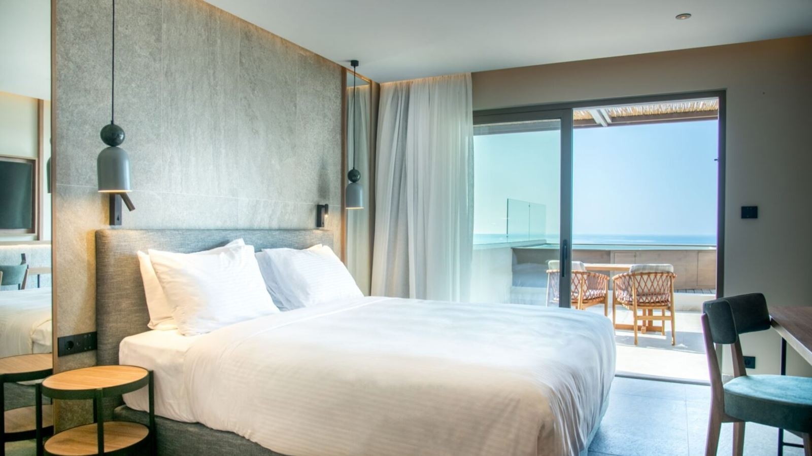 rooms-double-clasic-sea-view-outdoor-jacuzzi