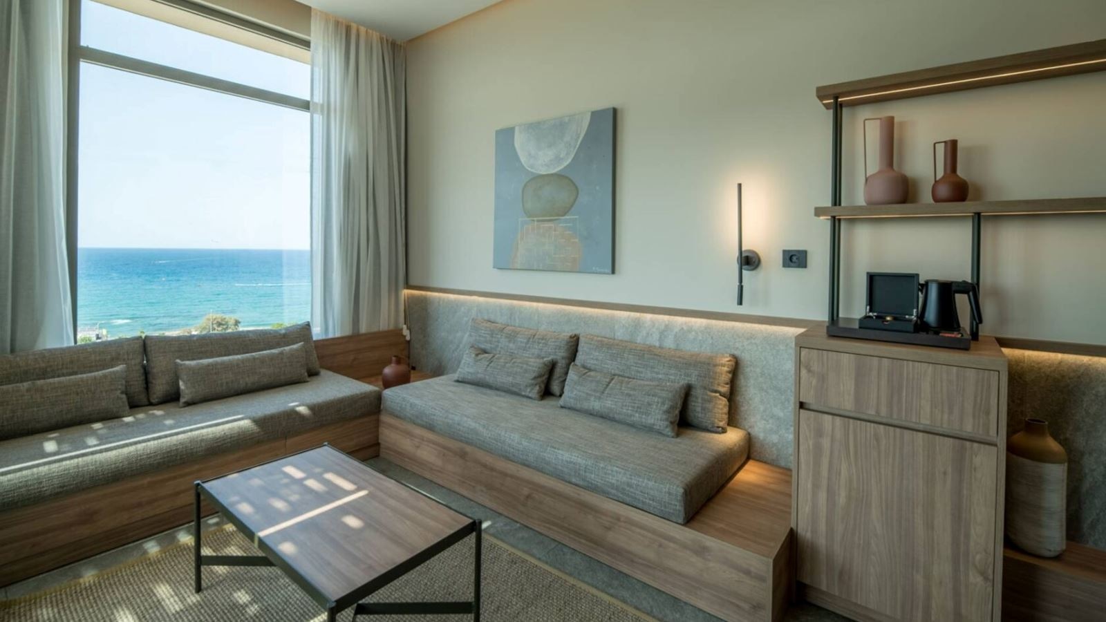 rooms-signature-suite-sea-view-outdoor-jacuzzi