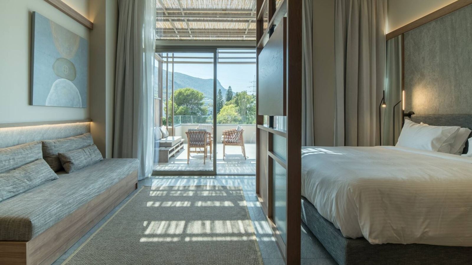 rooms-petite-suite-sea-view-outdoor-jacuzzi