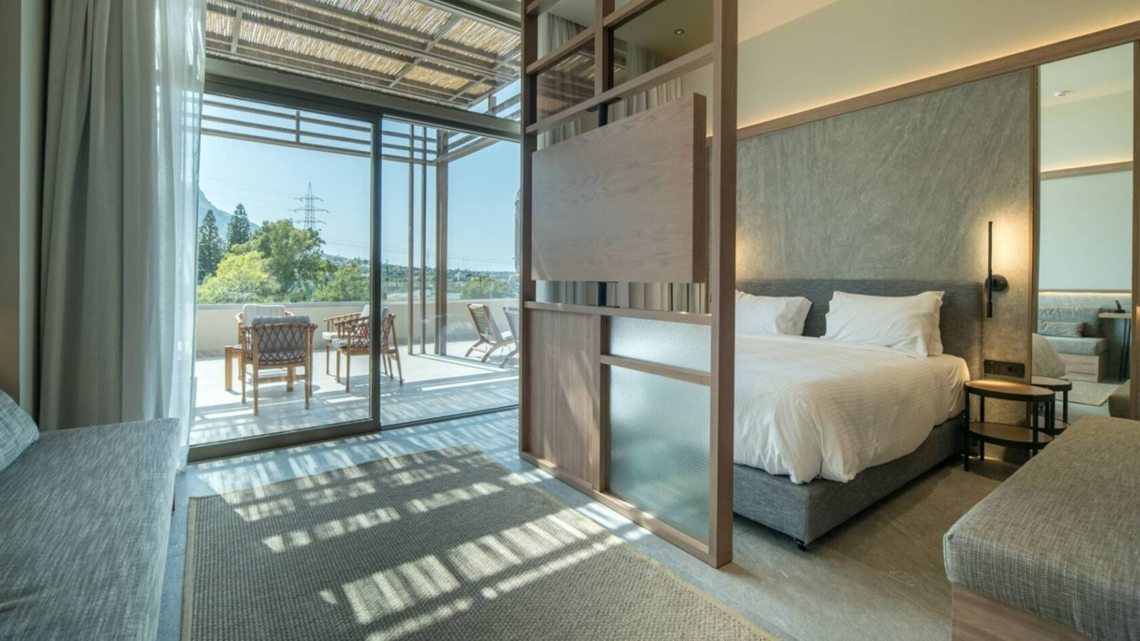 rooms-petite-suite-sea-view-outdoor-jacuzzi