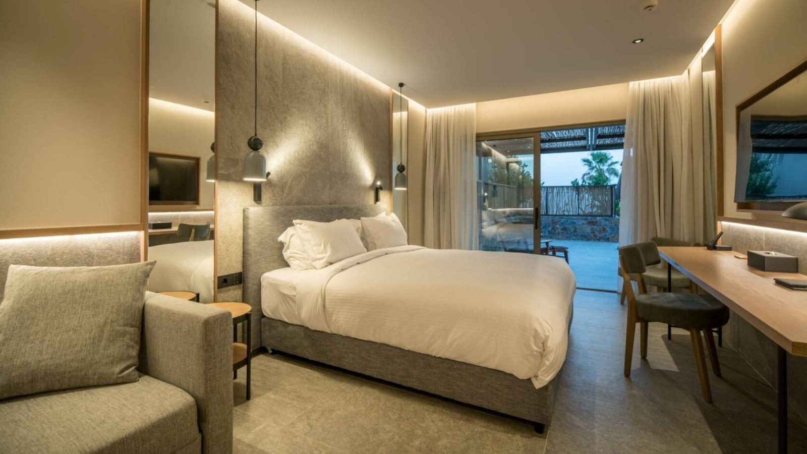 rooms-petite-suite-sea-view--private-pool