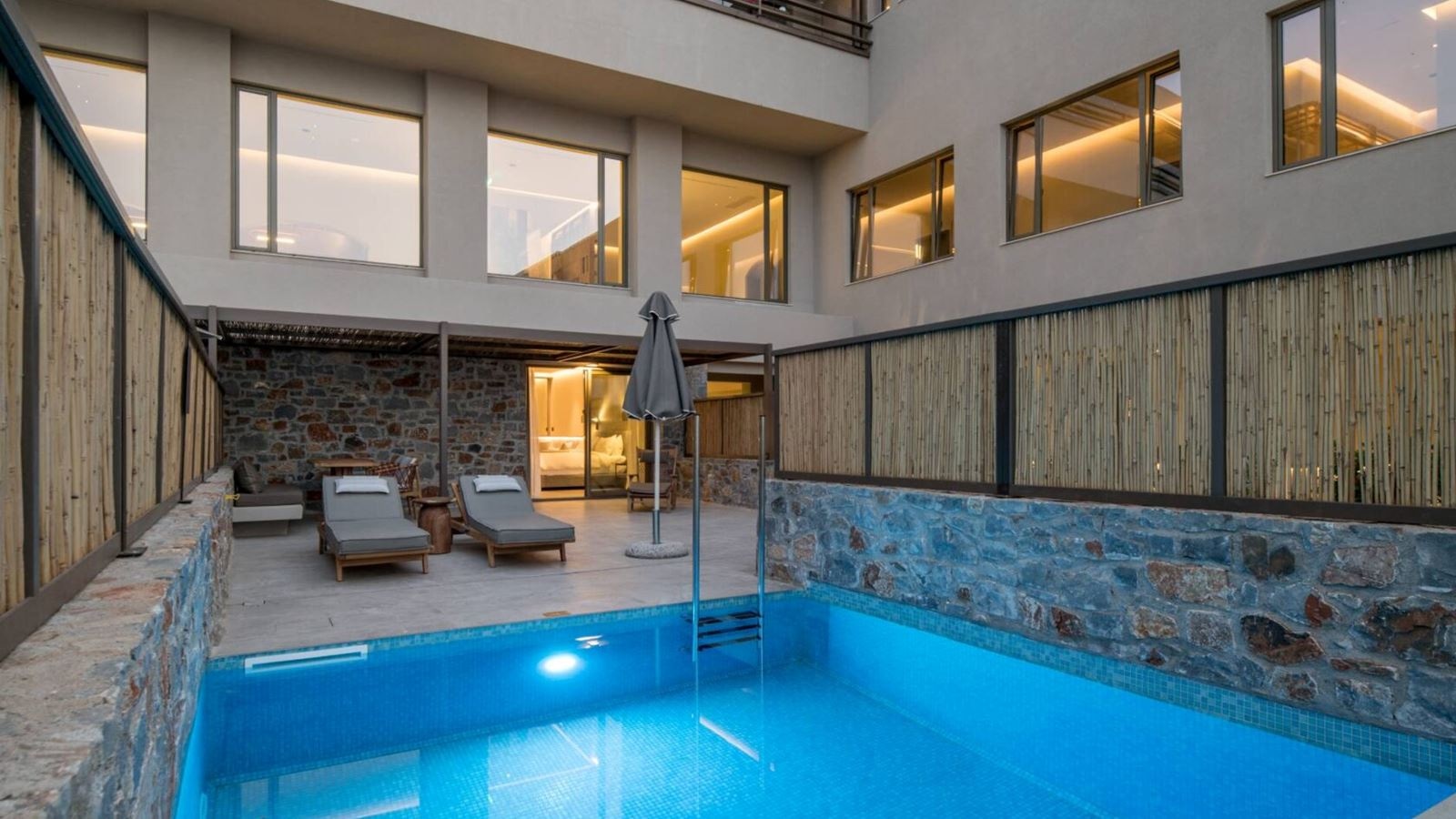 rooms-petite-suite-sea-view--private-pool