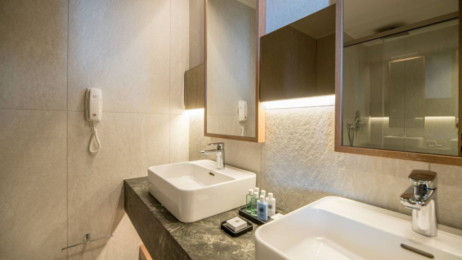 rooms-serenity-suite-sea-view