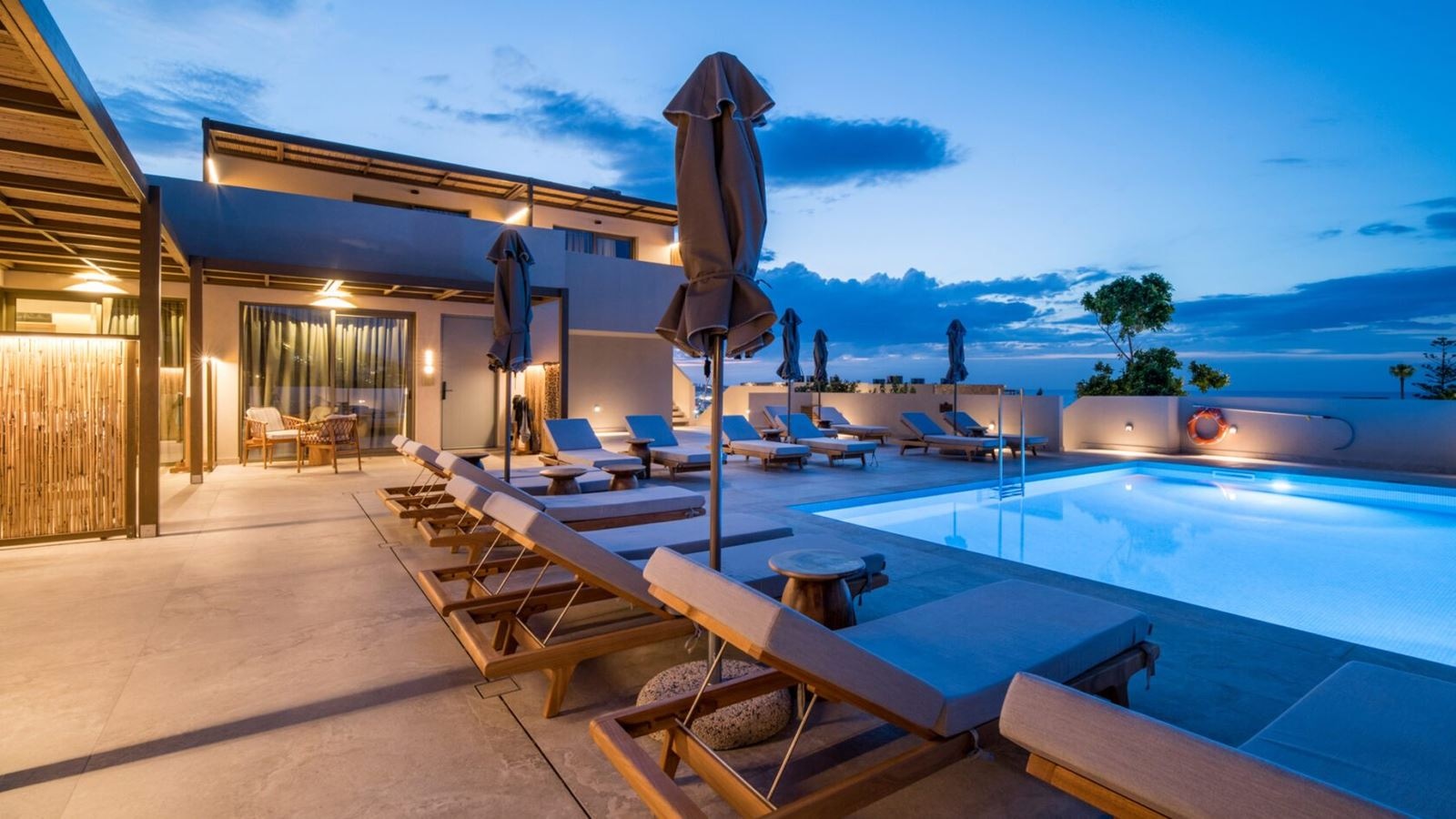 rooms-clasic-double-garden-view-sharing-pool