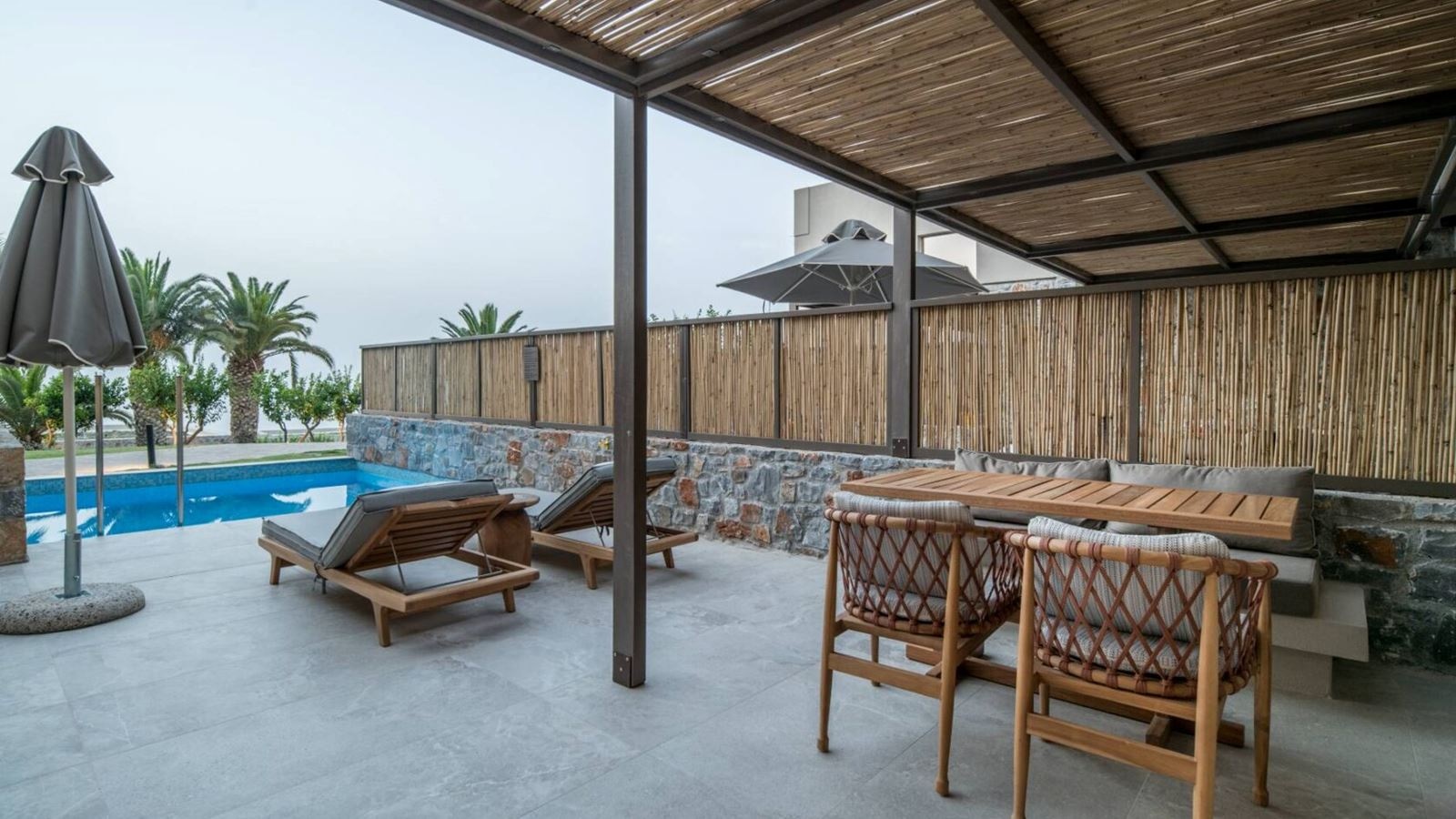 rooms-garden-oasis-suite-gardenview-privatepool