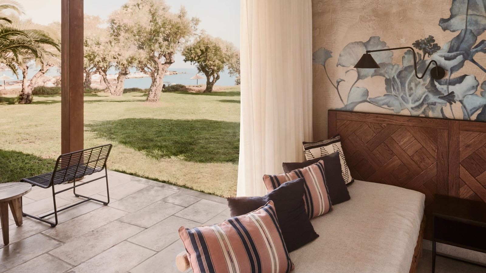 rooms-bungalow-beach-front-balcony-or-terrace